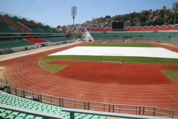 Image à la une de Pourquoi les travaux de mise aux normes du stade Barea peinent-ils à convaincre ?