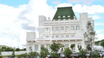 Image à la une de Menaces contre Andry Rajoelina : la présidence saisit la justice, que dit la loi ?