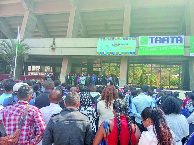 Image à la une de MJS – «Le Stade Barea sera restitué au ministère le plus vite», dixit Alain Désiré Rasambany